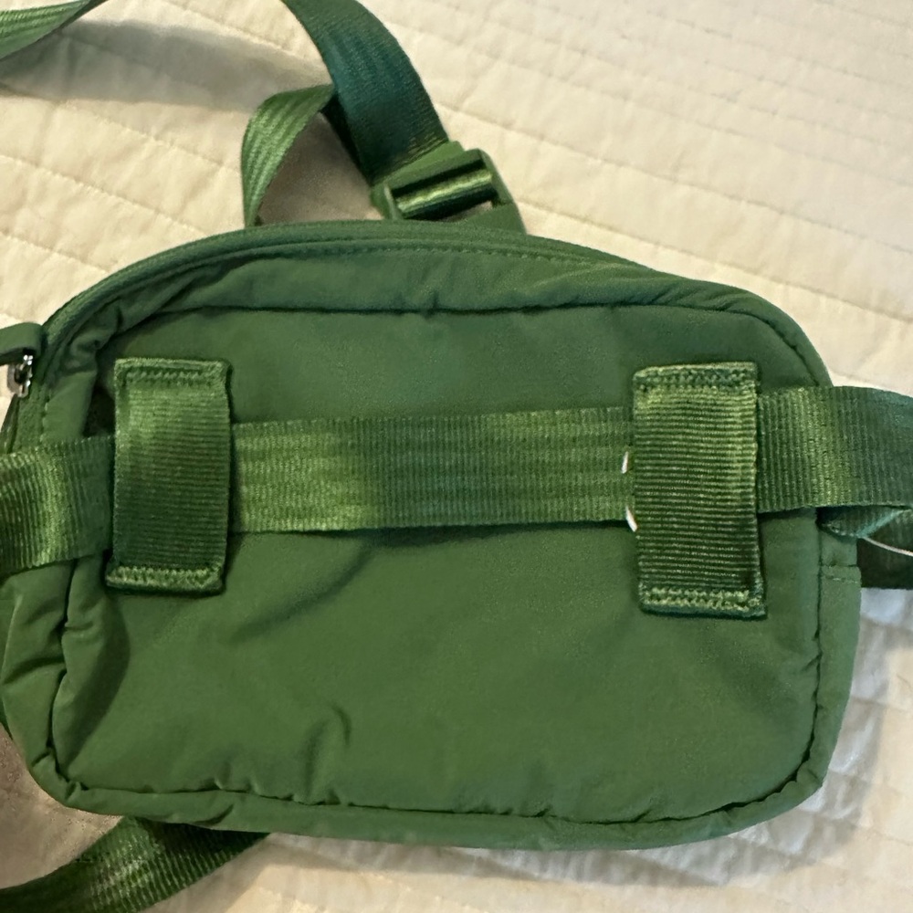 Athleta Green Belt Bag Minimalist Design